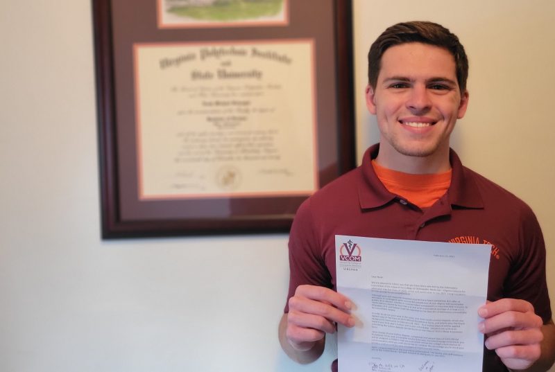 Noah Schrayer biochemistry alumnus receives acceptance from VCOM