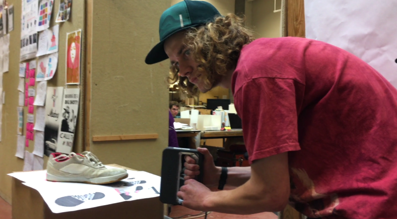 student using 3d scanner